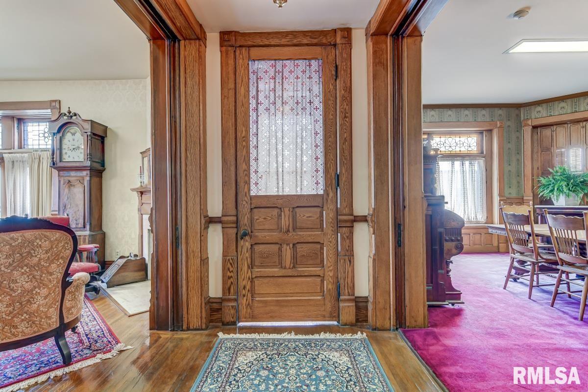 913 South 6th Street Springfield, IL 62703 - Photo 14 of 47