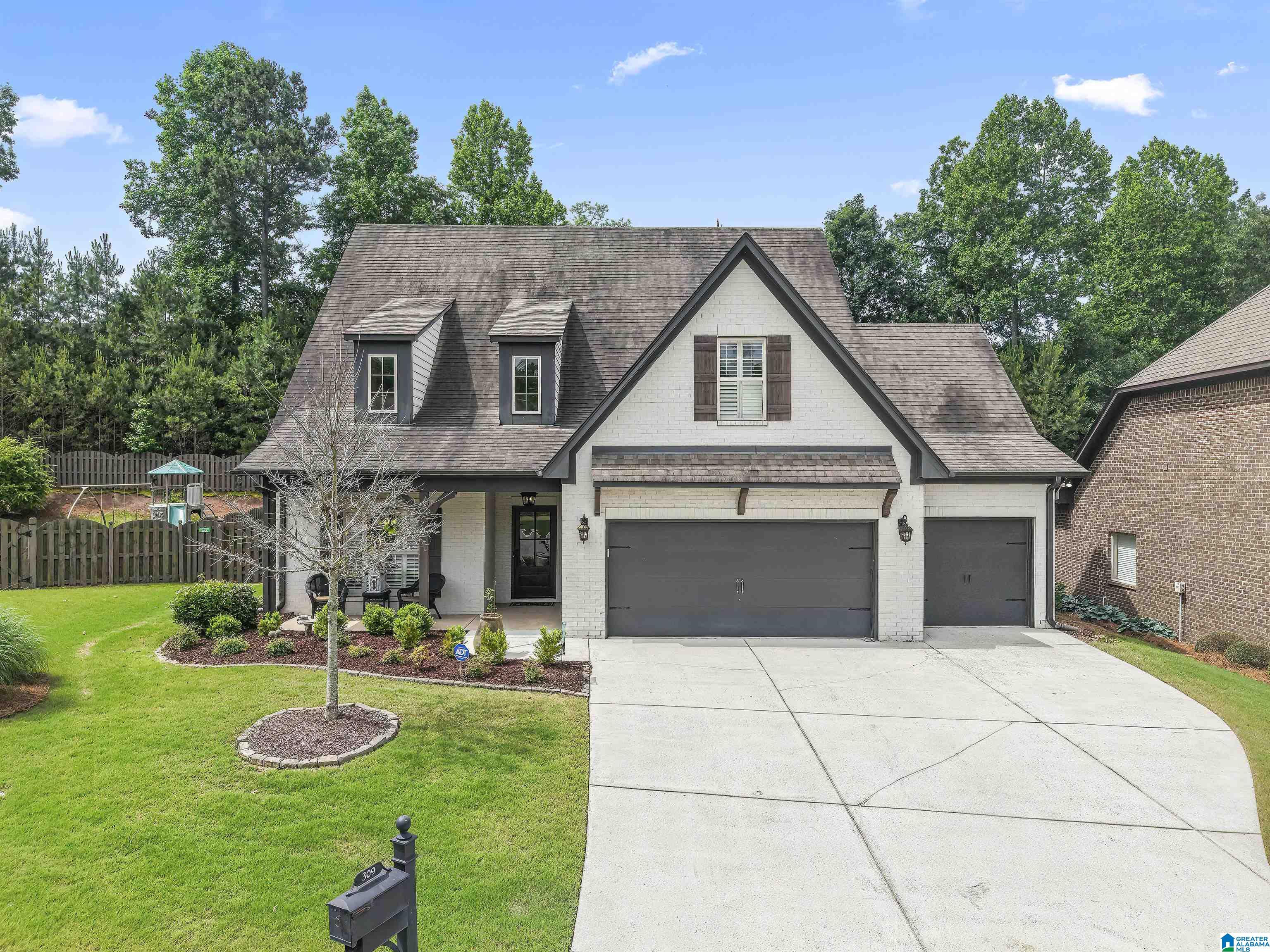 309 Dunrobin Circle Pelham, AL 35124 - Photo 2 of 44