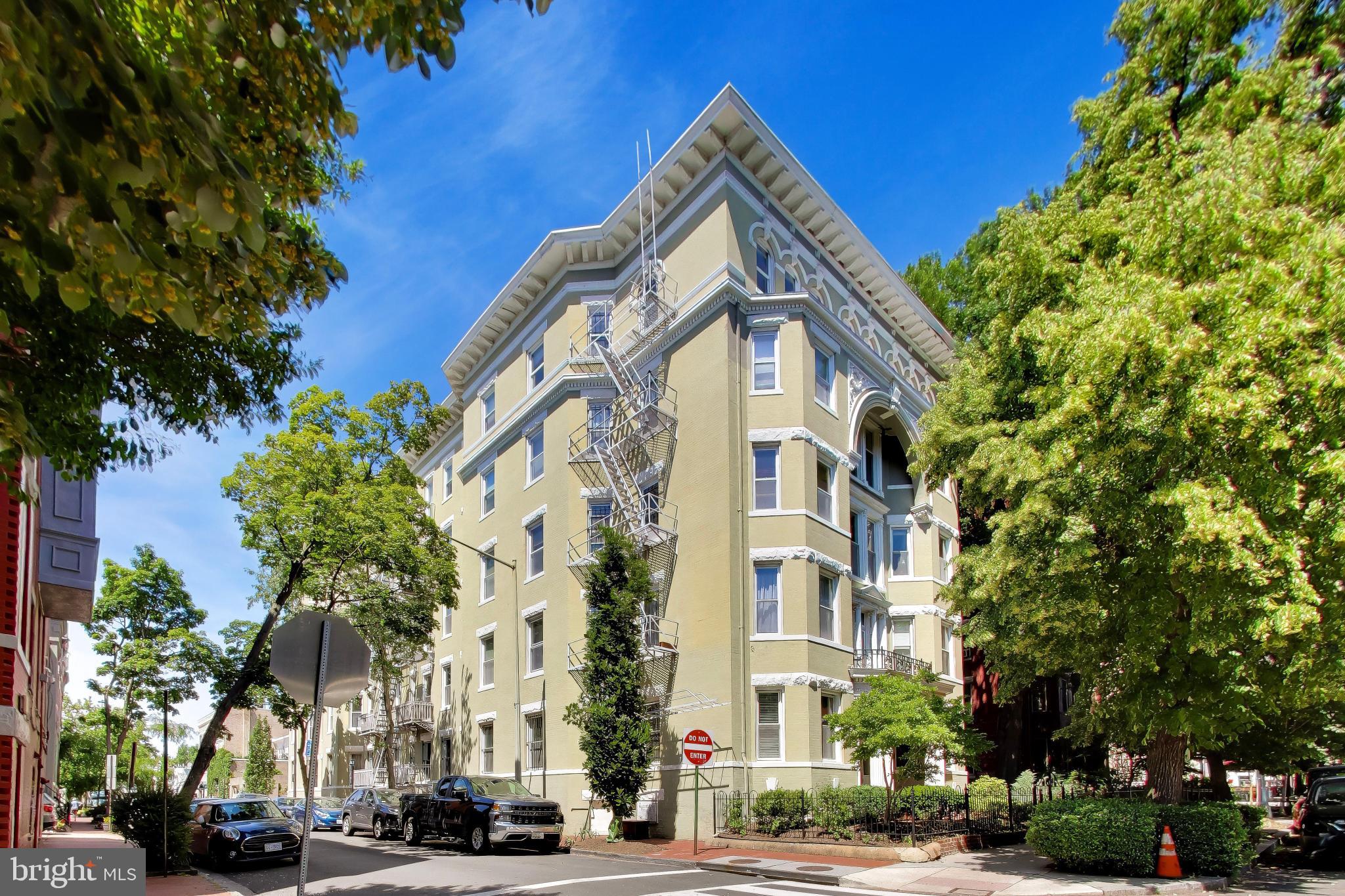 1423 R Street Northwest, Unit 300 Washington, DC 20009 - Photo 4 of 25