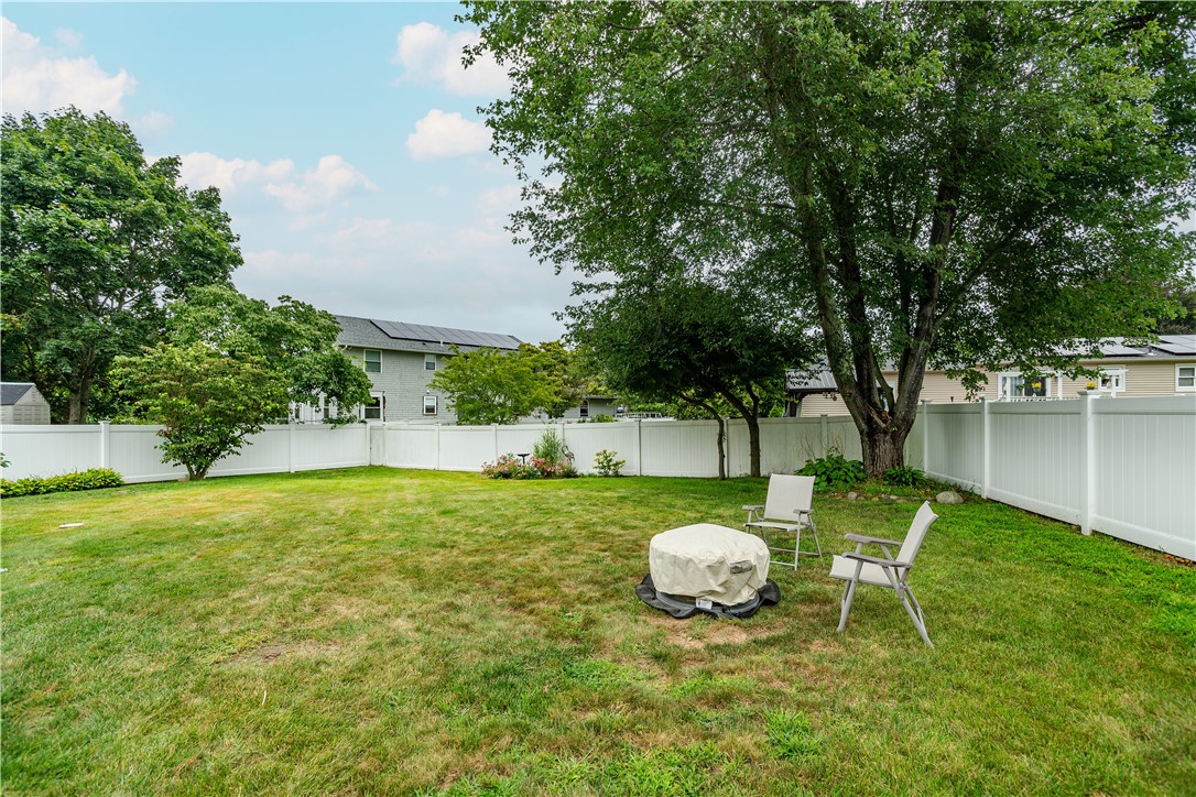 43 Topaz Road Warwick, RI 02818 - Photo 7 of 8 Gallery Image 7