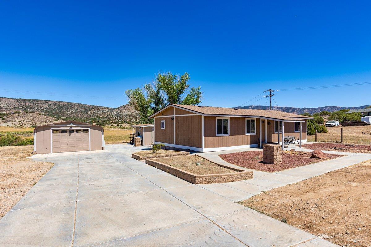 24056 Sand Canyon Road Tehachapi, CA 93561 - Photo 9 of 20 Gallery Image 9