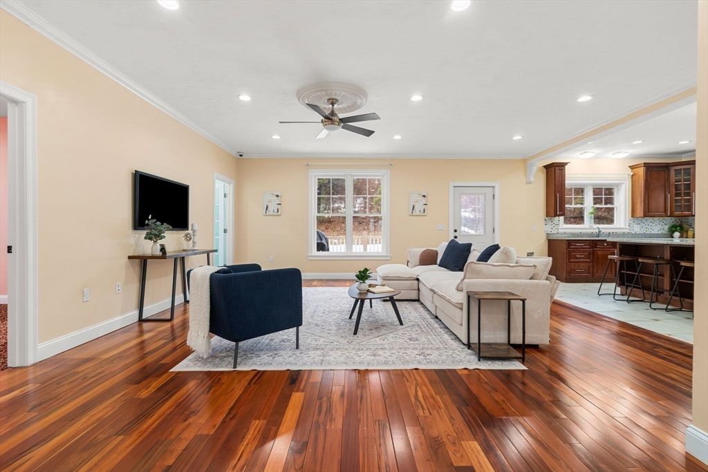98 R Walnut Street Shrewsbury, MA 01545 - Photo 10 of 42