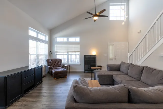 $319,900 | 1693 Waterford Road, North Aurora, IL 60542