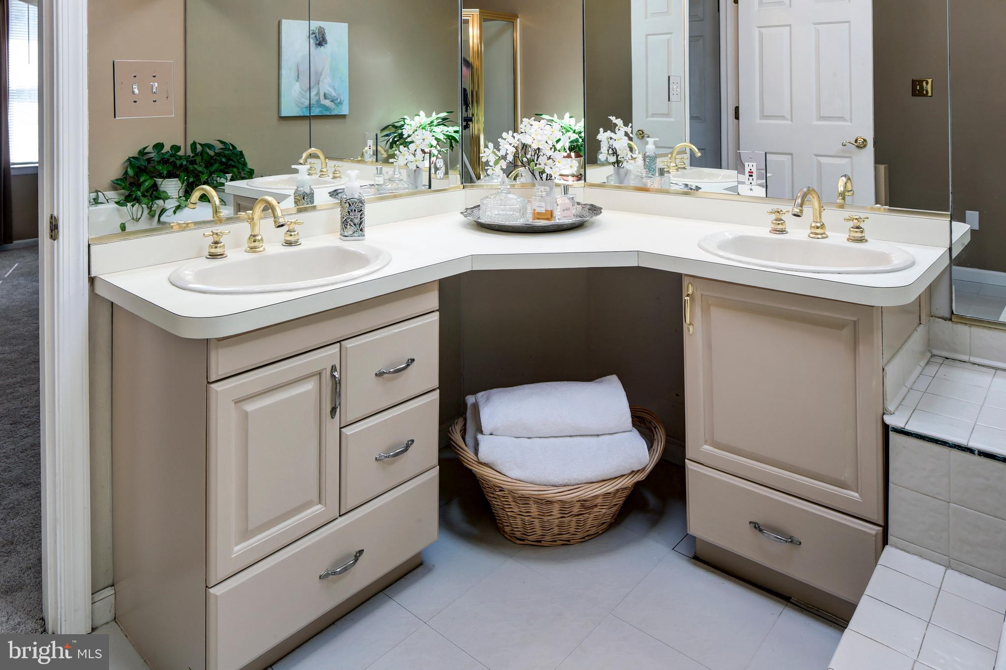 744 Stinchcomb Road Severna Park, MD 21146 - Photo 13 of 32 Primary Bath, double vanity