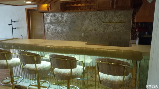 $389,900 | 27841 Bowker Drive, Le Claire, IA 52753