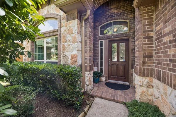 $459,000 | 1014 Cedar Lake Court, Conroe, TX 77384