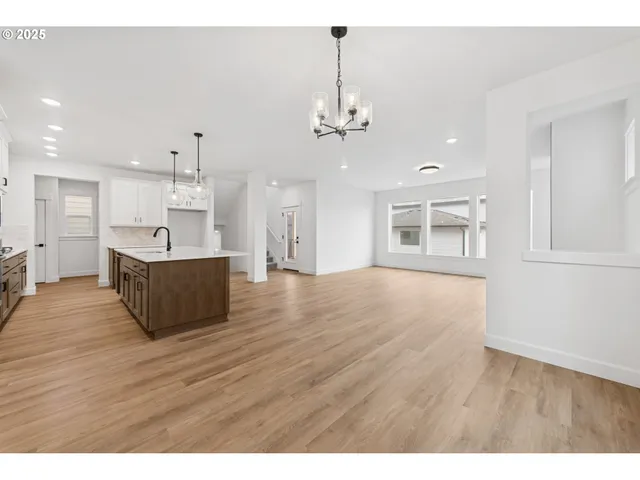 $815,492 | 15480 Southwest Everglade Avenue, Tigard, OR 97224