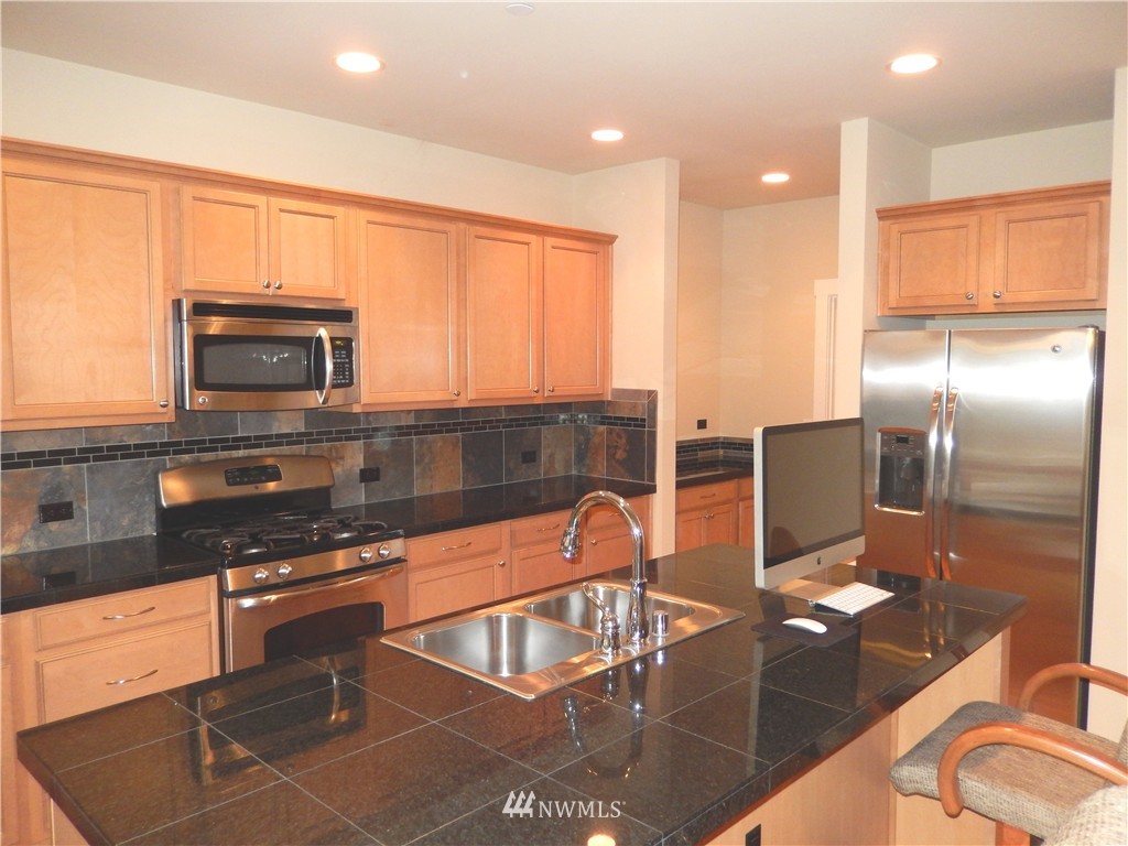 15950 Southeast 164th Place Renton, WA 98058 - Photo 3 of 22 Gallery Image 3