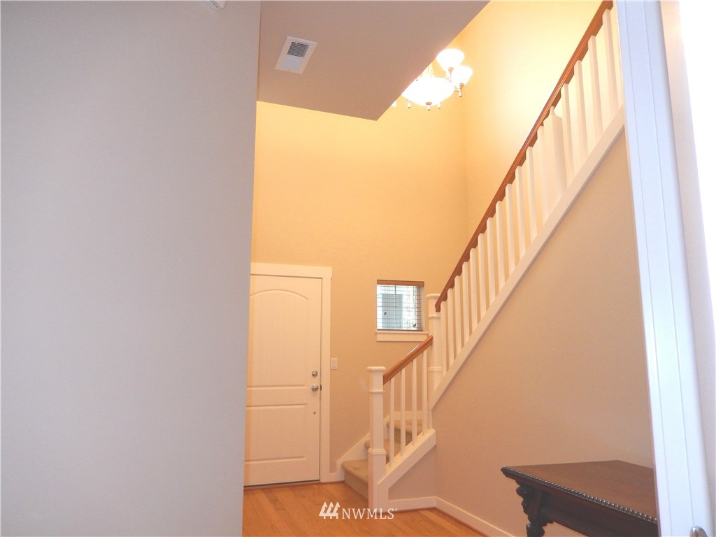 15950 Southeast 164th Place Renton, WA 98058 - Photo 8 of 22 Gallery Image 8