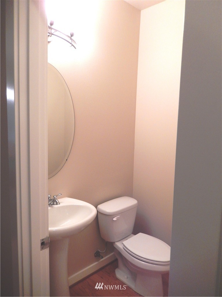 15950 Southeast 164th Place Renton, WA 98058 - Photo 9 of 22 Gallery Image 9