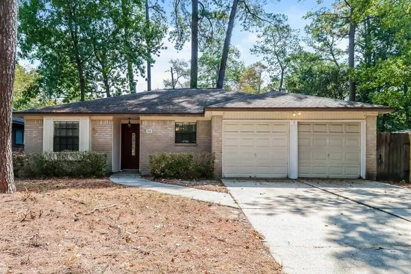 $1,950 | 84 Fallshire Drive, The Woodlands, TX 77381
