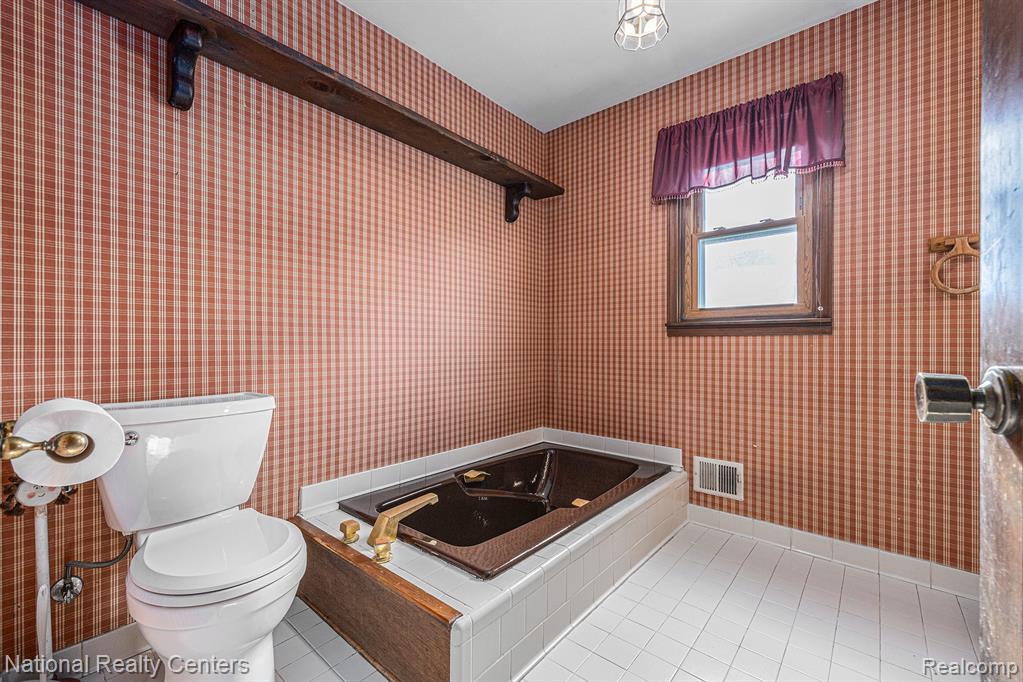 9494 Sashabaw Road Clarkston, MI 48348 - Photo 22 of 51
