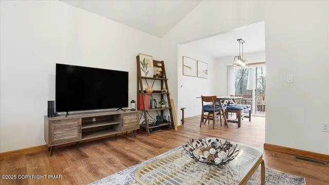 $2,400 | 163 Long Woods Road, Tobyhanna, PA 18466