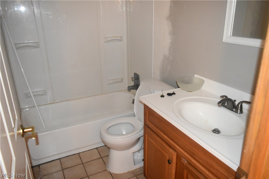18125 Falling Leaves Road Strongsville, OH 44136 - Photo 15 of 23 Gallery Image 15