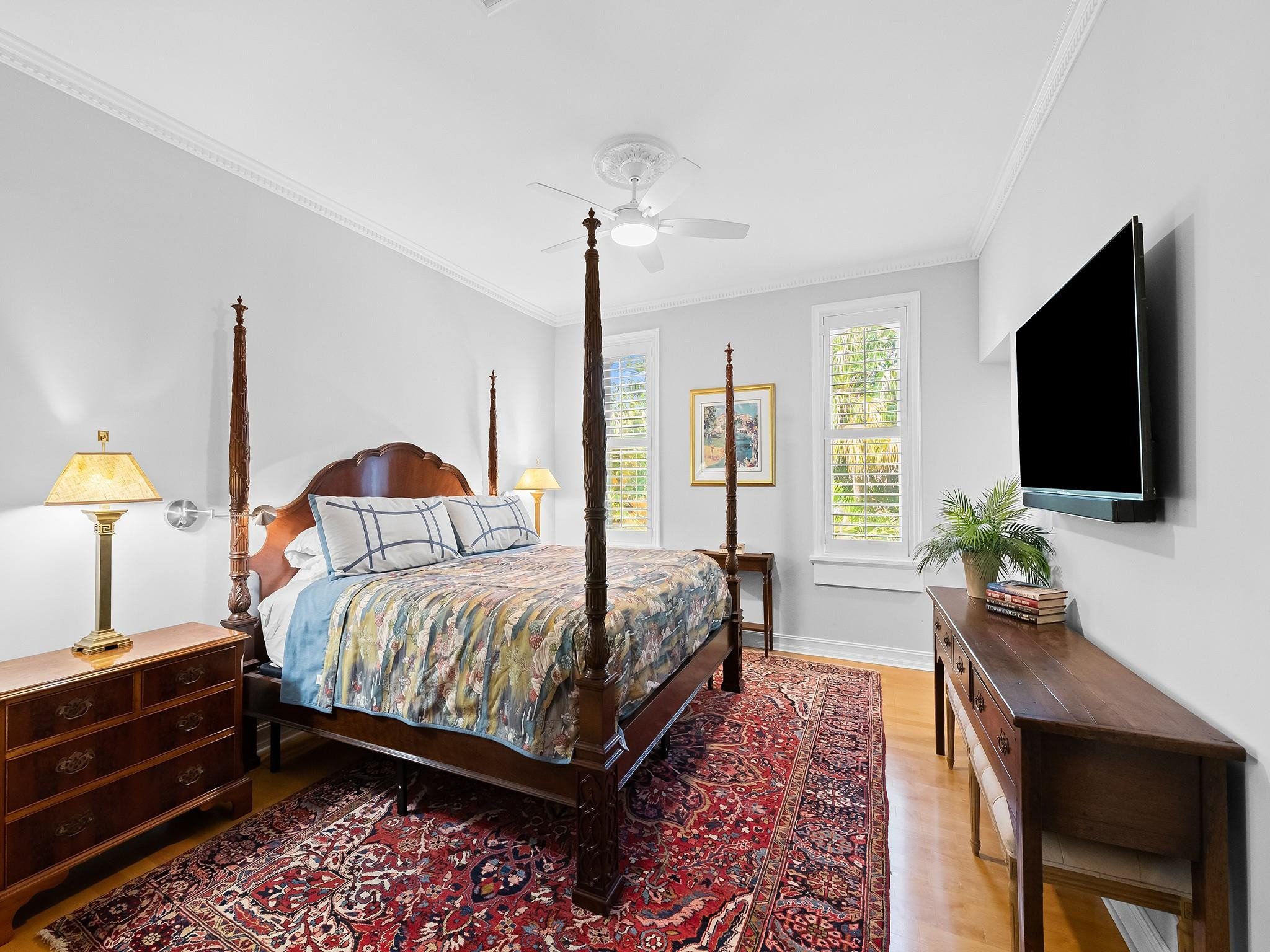 525 North Victoria Park Road Fort Lauderdale, FL 33301 - Photo 19 of 52 a bedroom with a bed and a flat screen tv