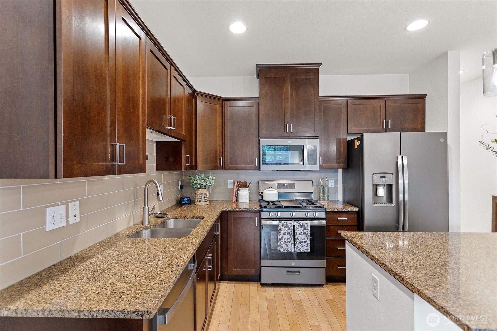 129 164th Place Southeast Bothell, WA 98012 - Photo 4 of 29