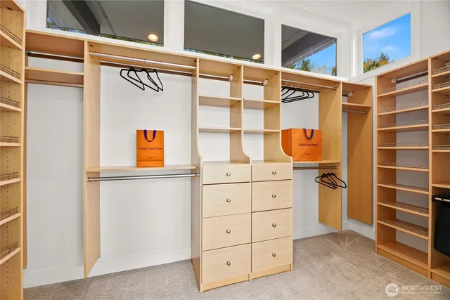 $3,682,000 | 3037 Northeast Harrison Drive, Issaquah, WA 98029