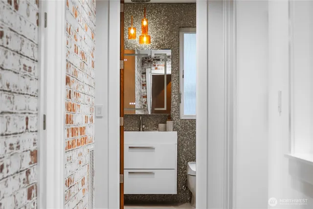 $3,682,000 | 3037 Northeast Harrison Drive, Issaquah, WA 98029