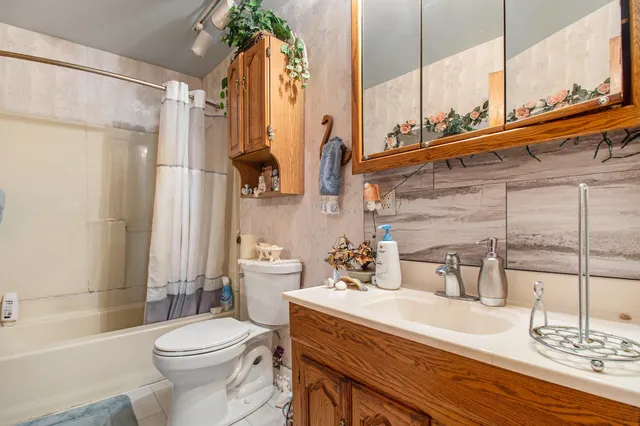 $180,000 | 217 West State Street, Cassopolis, MI 49031