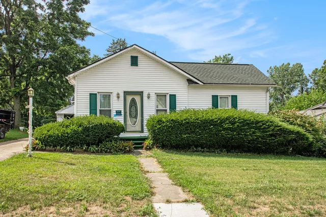 $180,000 | 217 West State Street, Cassopolis, MI 49031