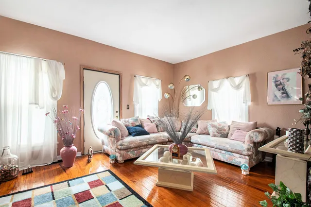 $180,000 | 217 West State Street, Cassopolis, MI 49031