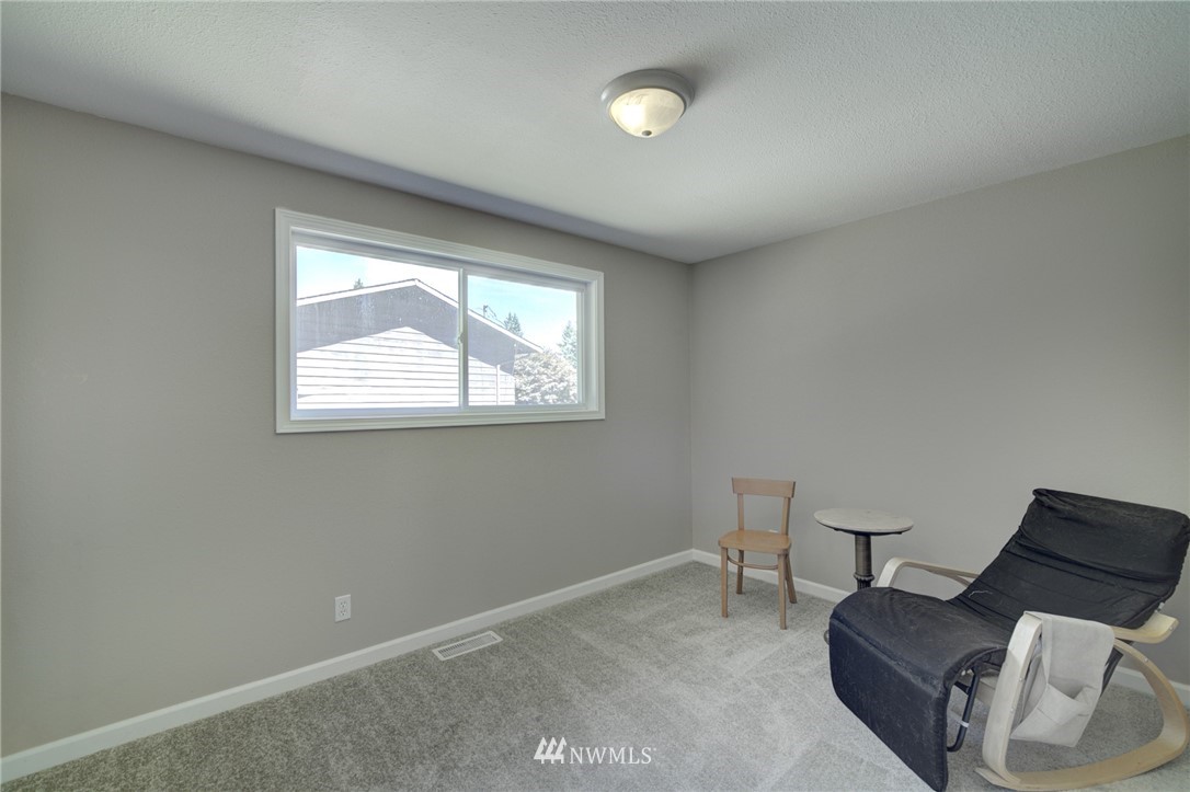 1 172nd Place Southwest Bothell, WA 98012 - Photo 15 of 27 a living room with furniture