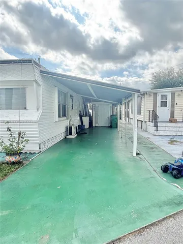 a front view of house with yard