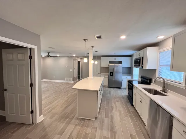 $1,750 | 795 Bay Street, Crestview, FL 32536