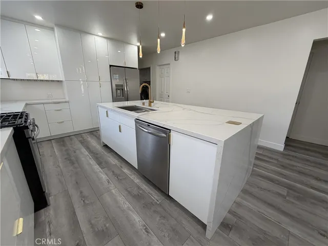 $3,800 | 1936 West 66th Street, Los Angeles, CA 90047