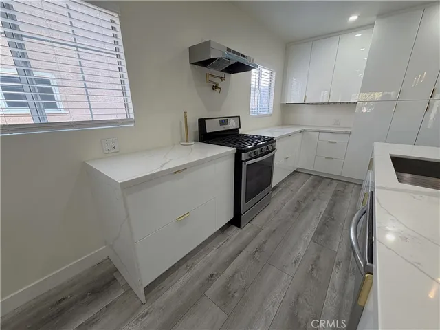$3,800 | 1936 West 66th Street, Los Angeles, CA 90047