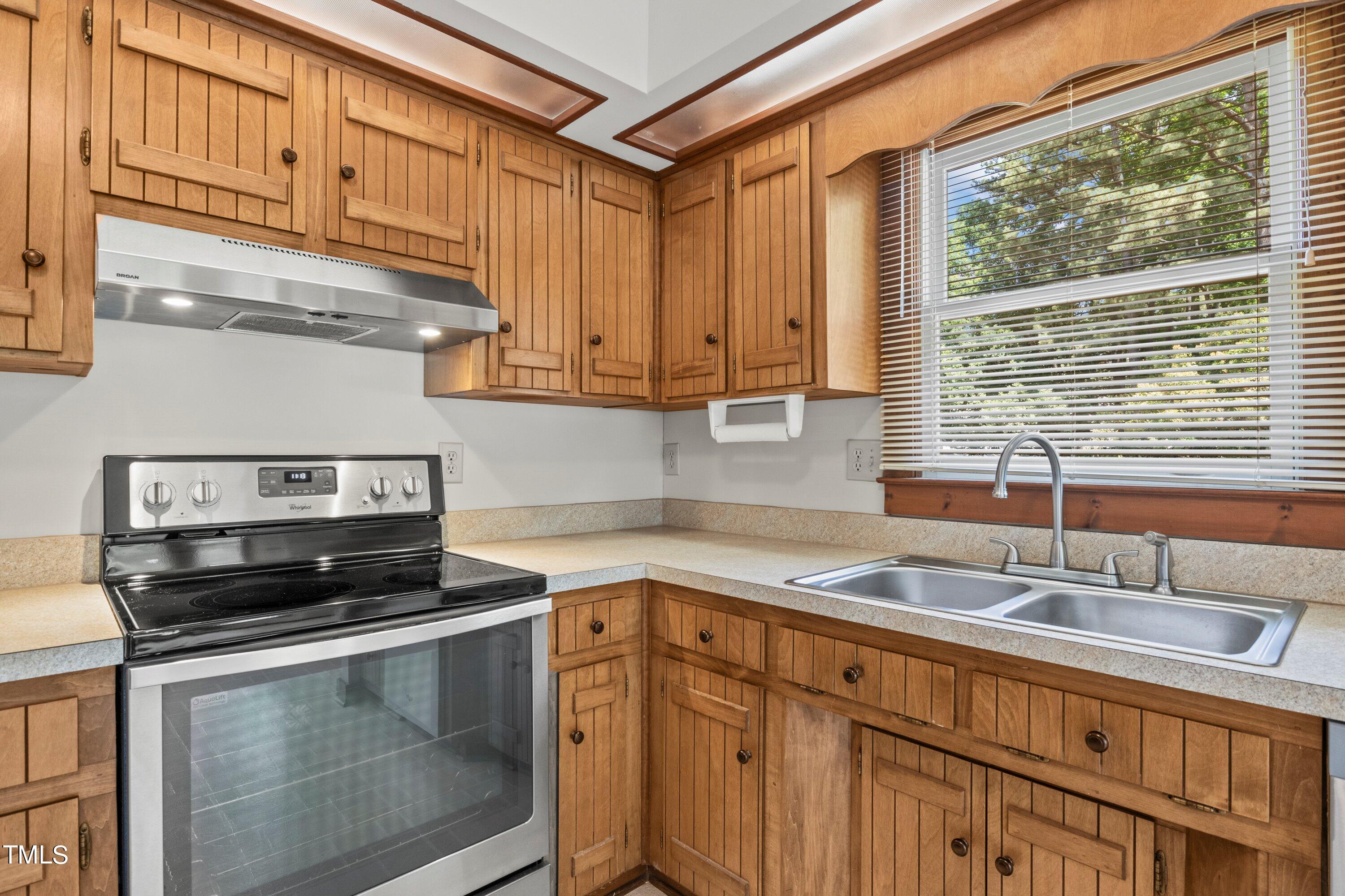 2605 Sawmill Road Raleigh, NC 27613 - Photo 11 of 23 13-202405282605 Sawmill Rd_0015