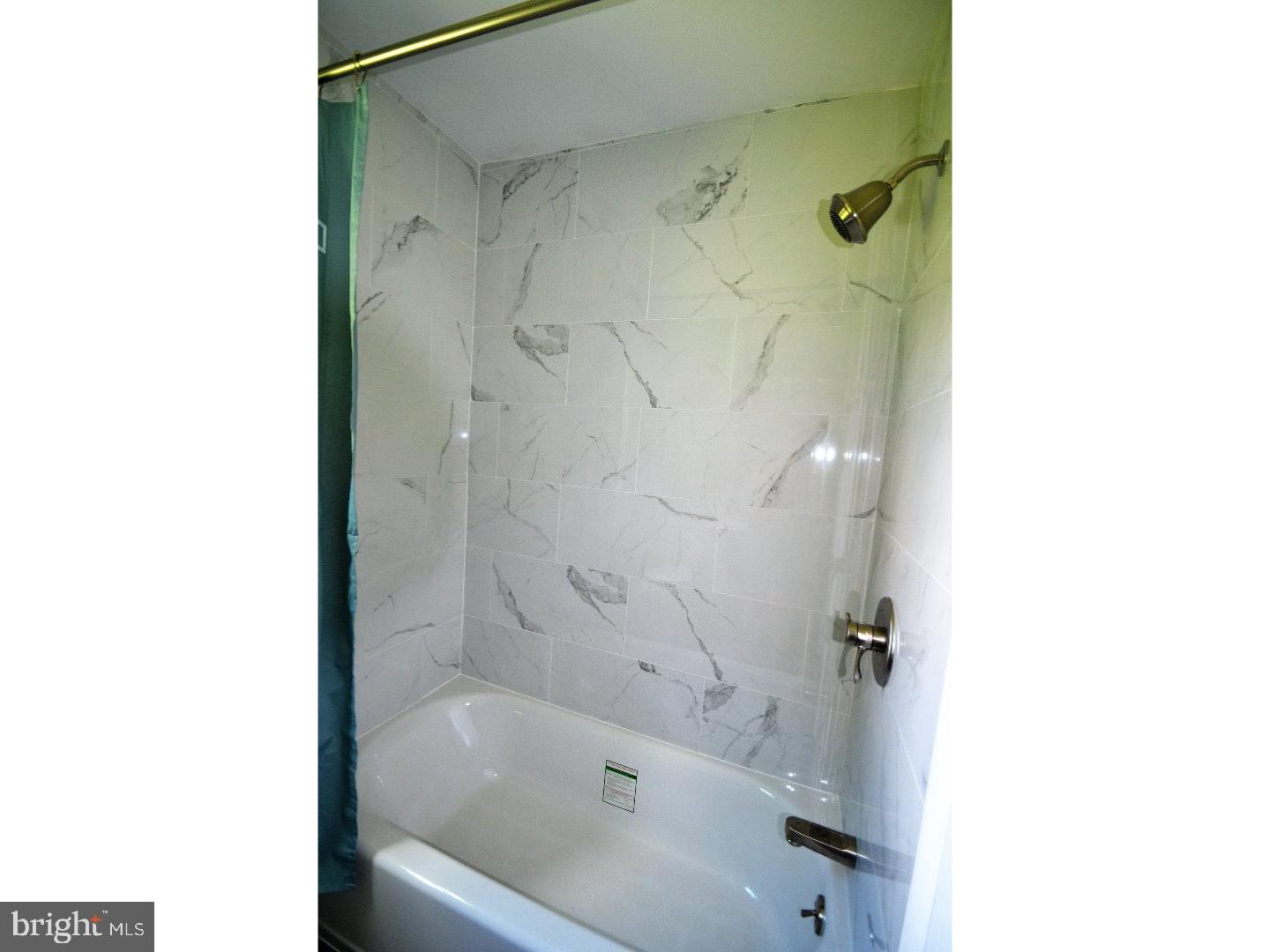 611 Paddock Road Southampton, PA 18966 - Photo 17 of 25 Bathroom
