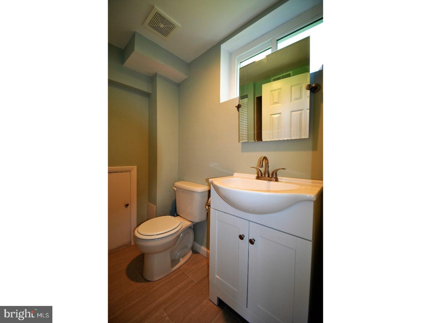 611 Paddock Road Southampton, PA 18966 - Photo 19 of 25 Bathroom