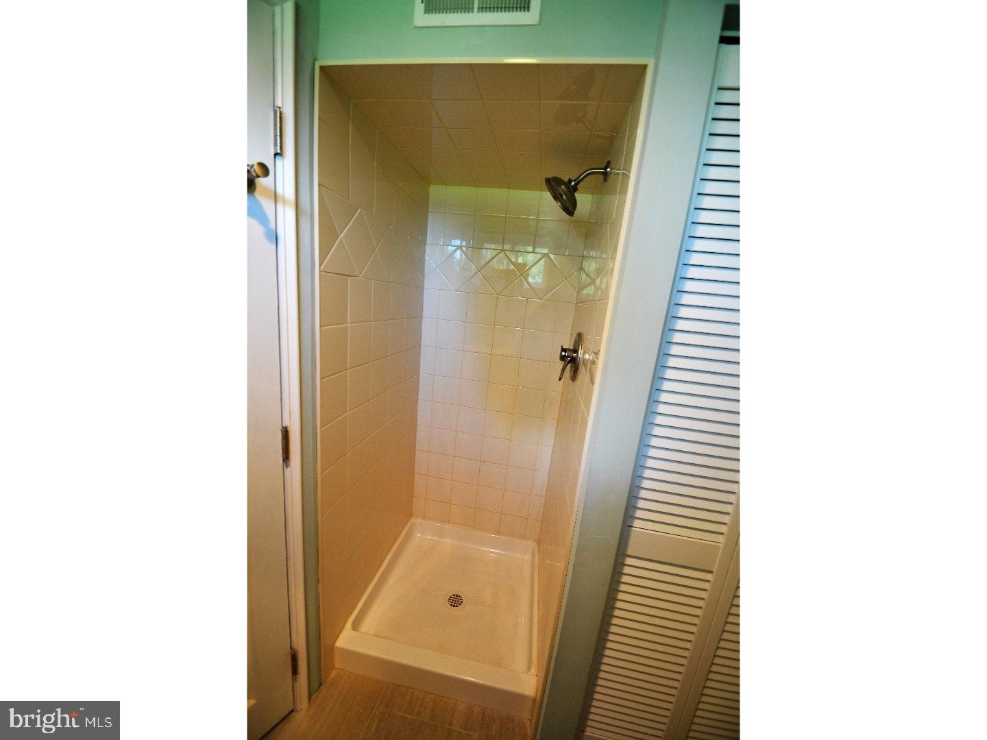 611 Paddock Road Southampton, PA 18966 - Photo 20 of 25 Bathroom