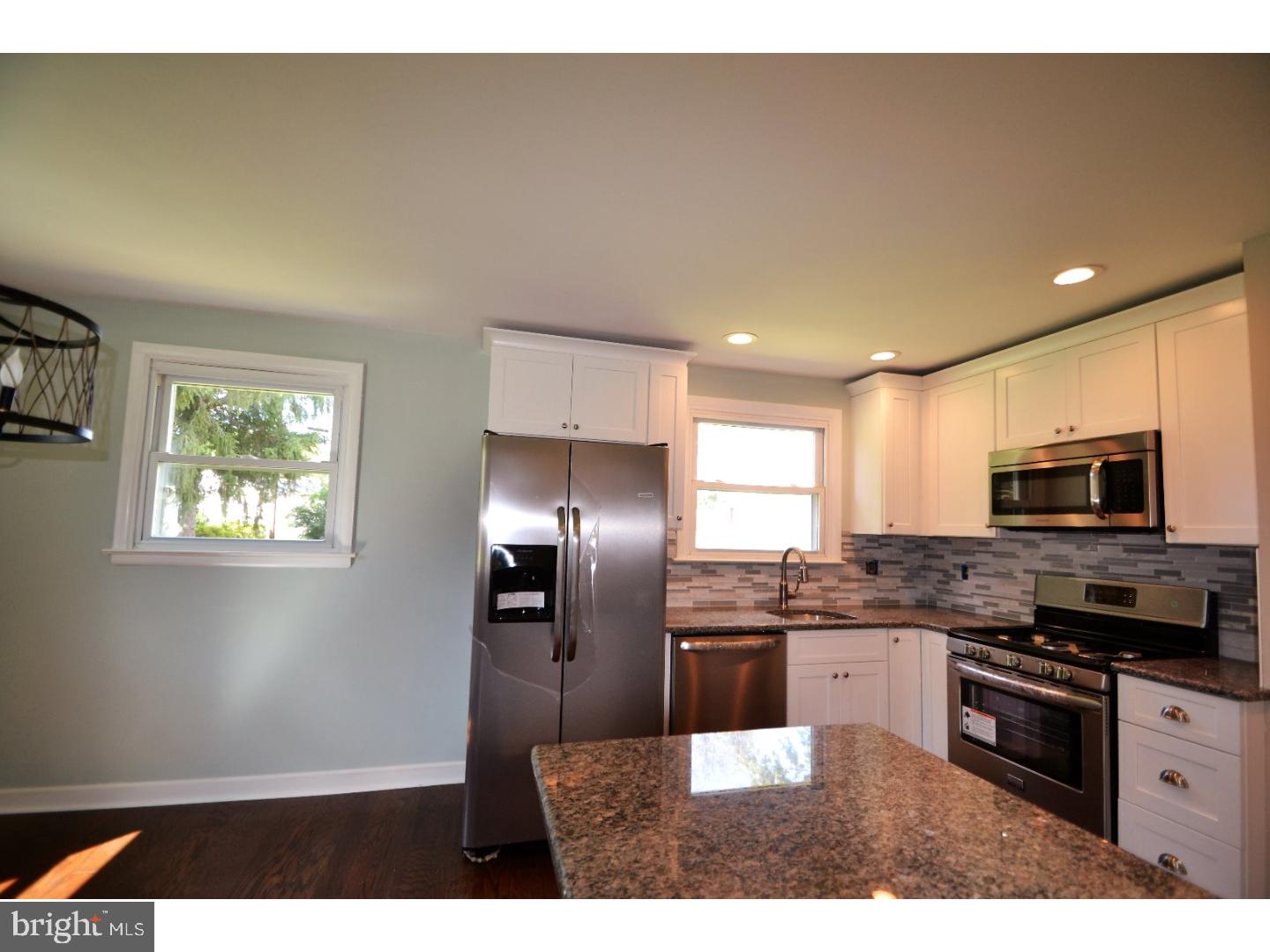 611 Paddock Road Southampton, PA 18966 - Photo 7 of 25 Kitchen