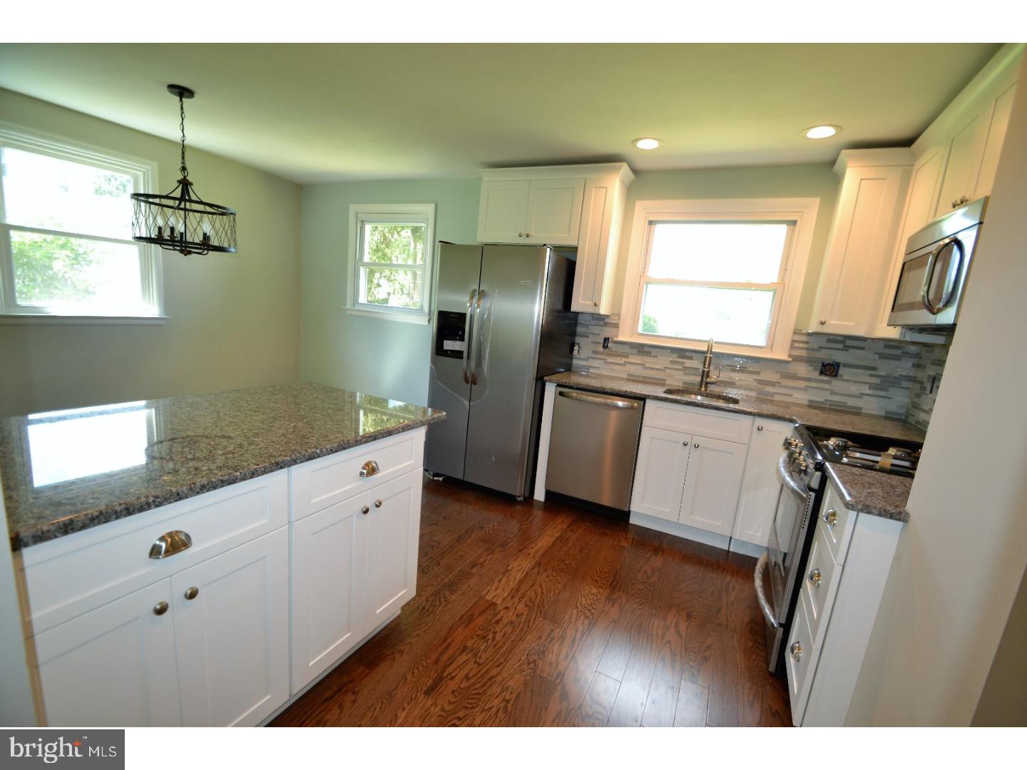 611 Paddock Road Southampton, PA 18966 - Photo 8 of 25 Kitchen