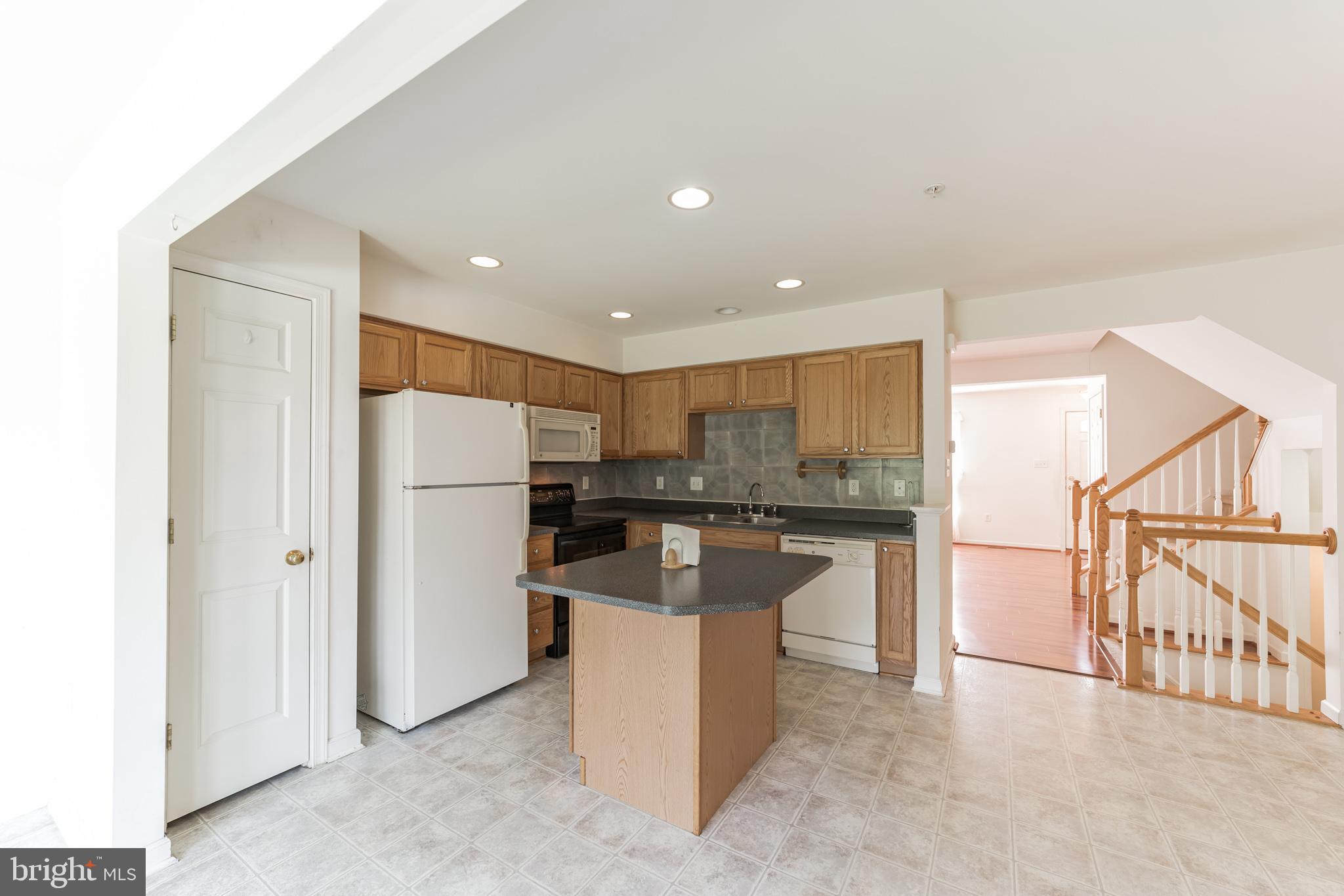 1802 Orchard View Road Reading, PA 19606 - Photo 8 of 31