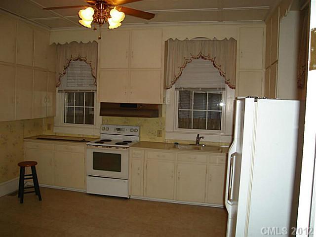 209 Calhoun Street Clover, SC 29710 - Photo 4 of 12 Gallery Image 4