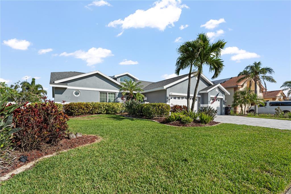 6611 Surfside Boulevard Apollo Beach, FL 33572 - Photo 2 of 34