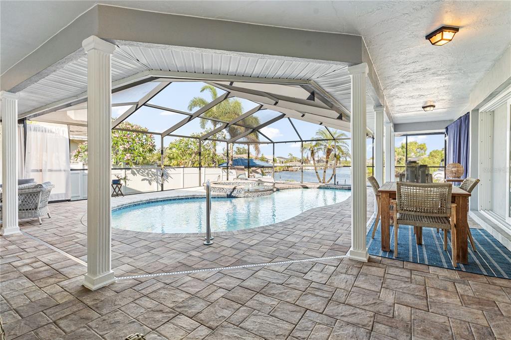 6611 Surfside Boulevard Apollo Beach, FL 33572 - Photo 5 of 34