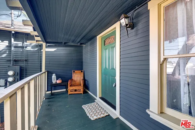 a view of an outdoor space