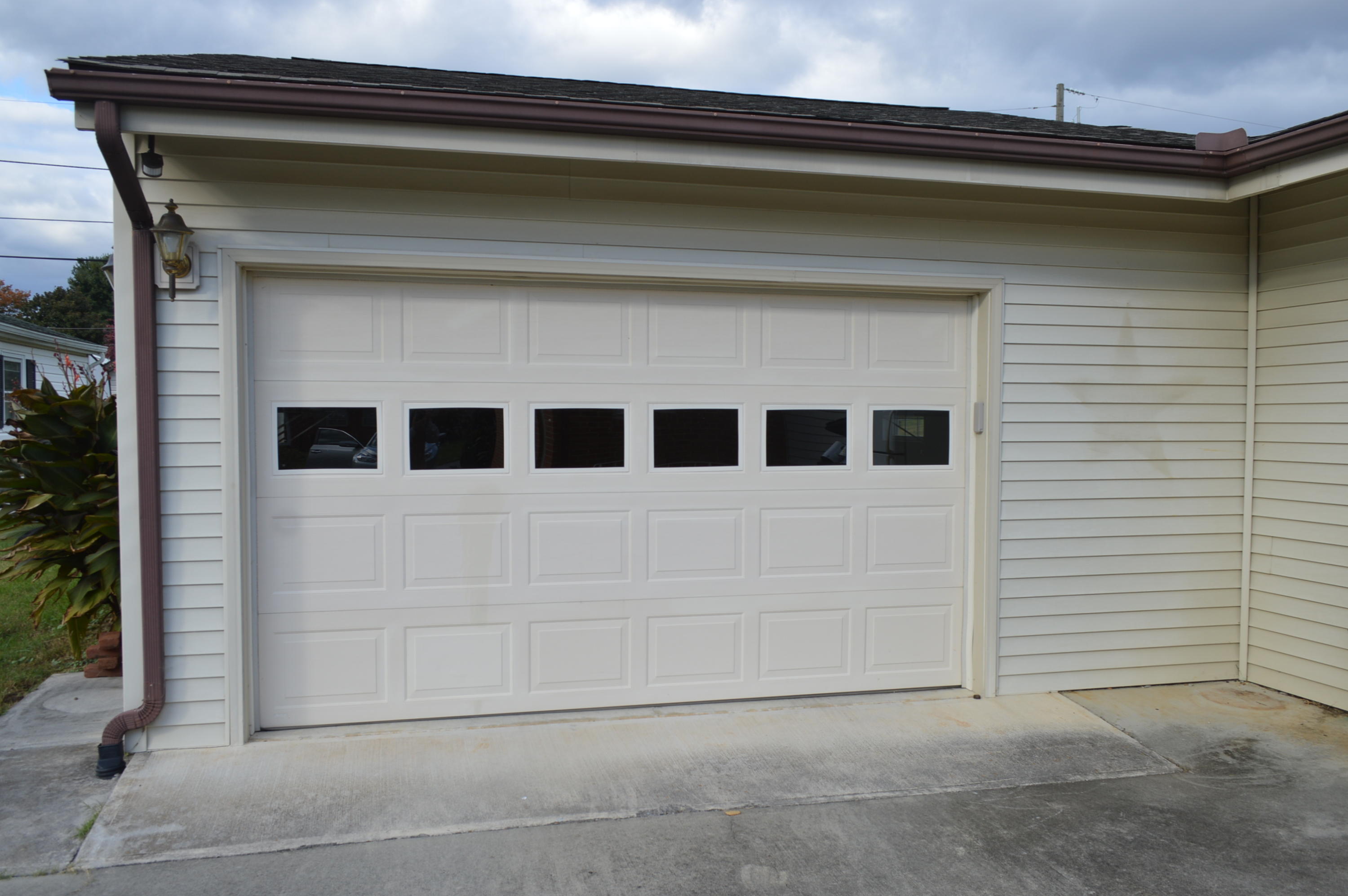 514 Magnolia Road Roanoke, VA 24019 - Photo 16 of 16 exterior garage