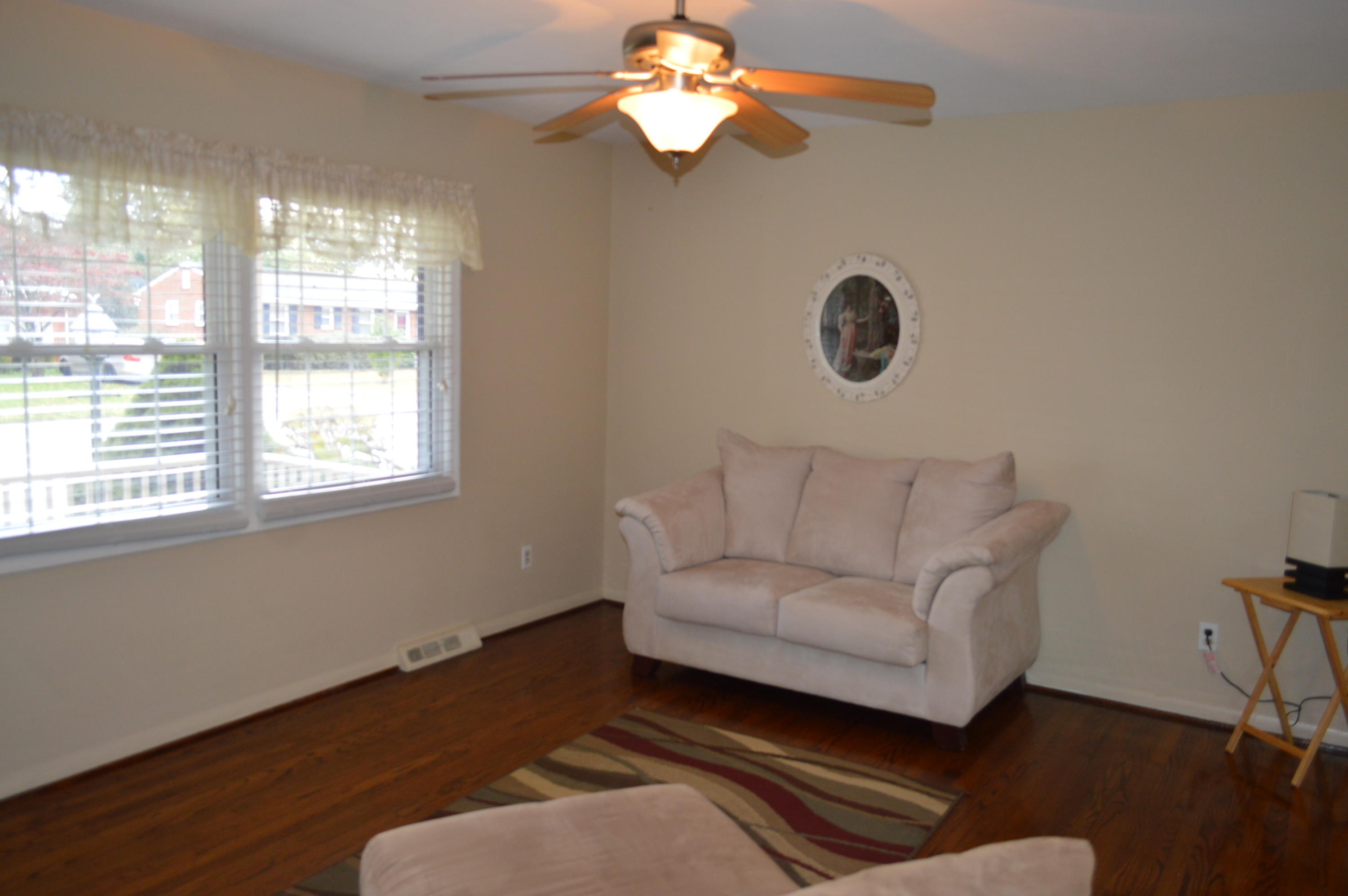 514 Magnolia Road Roanoke, VA 24019 - Photo 4 of 16 living room