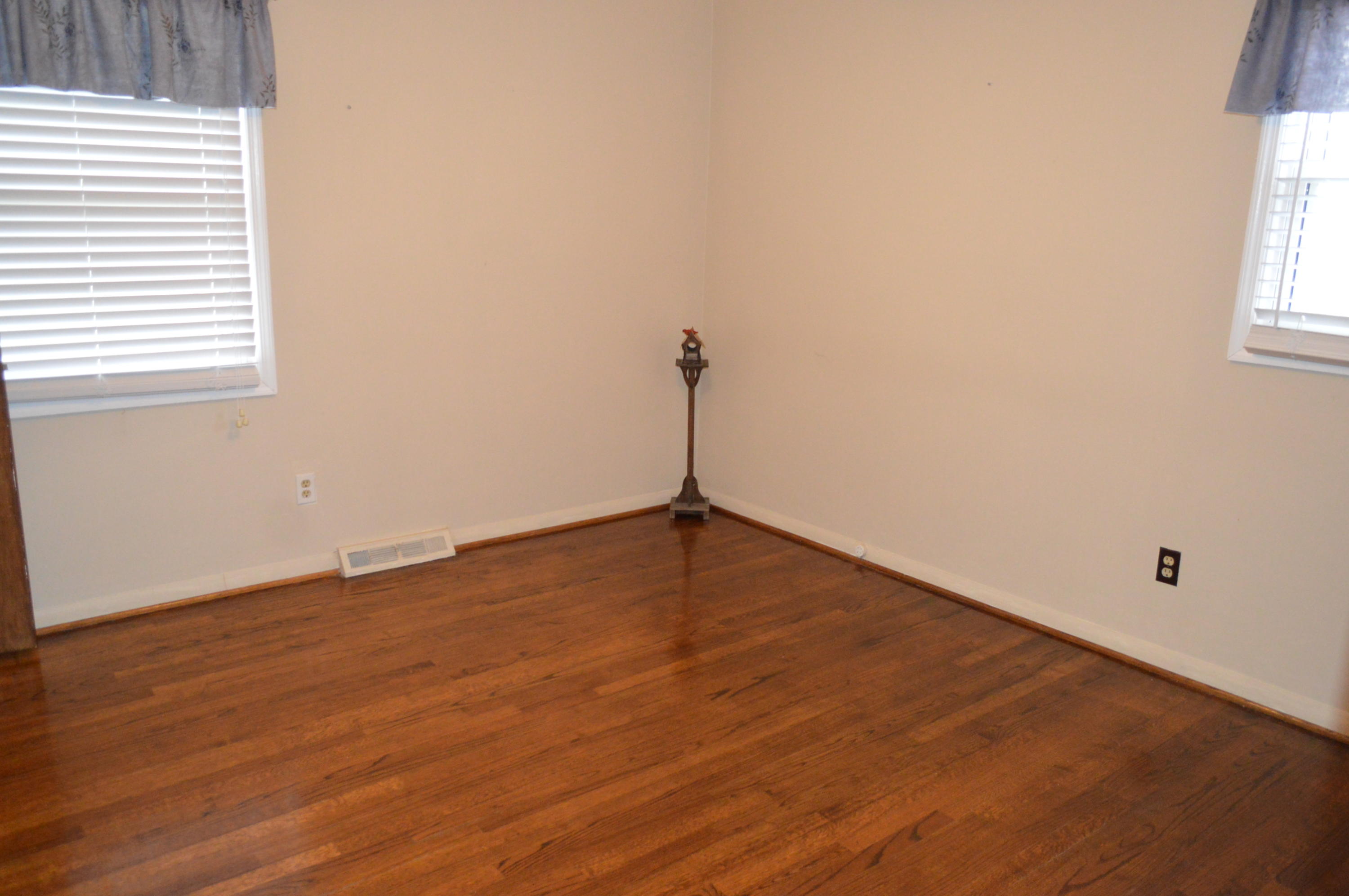 514 Magnolia Road Roanoke, VA 24019 - Photo 7 of 16 Master bed room