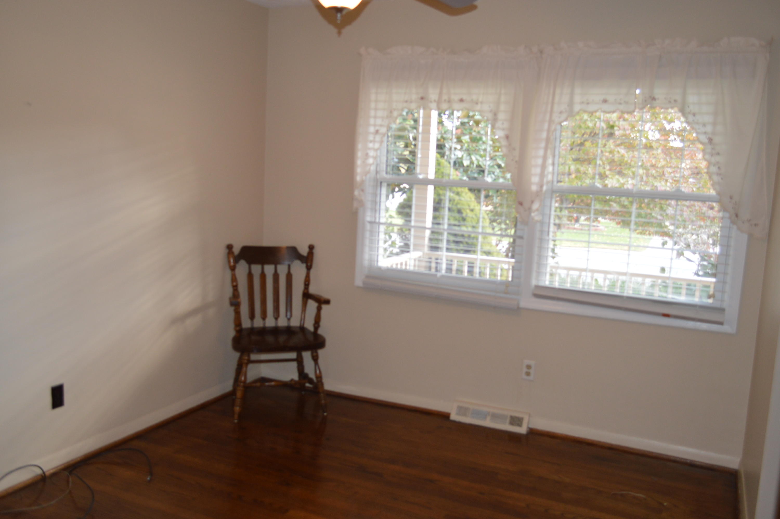 514 Magnolia Road Roanoke, VA 24019 - Photo 9 of 16 Bed room 1