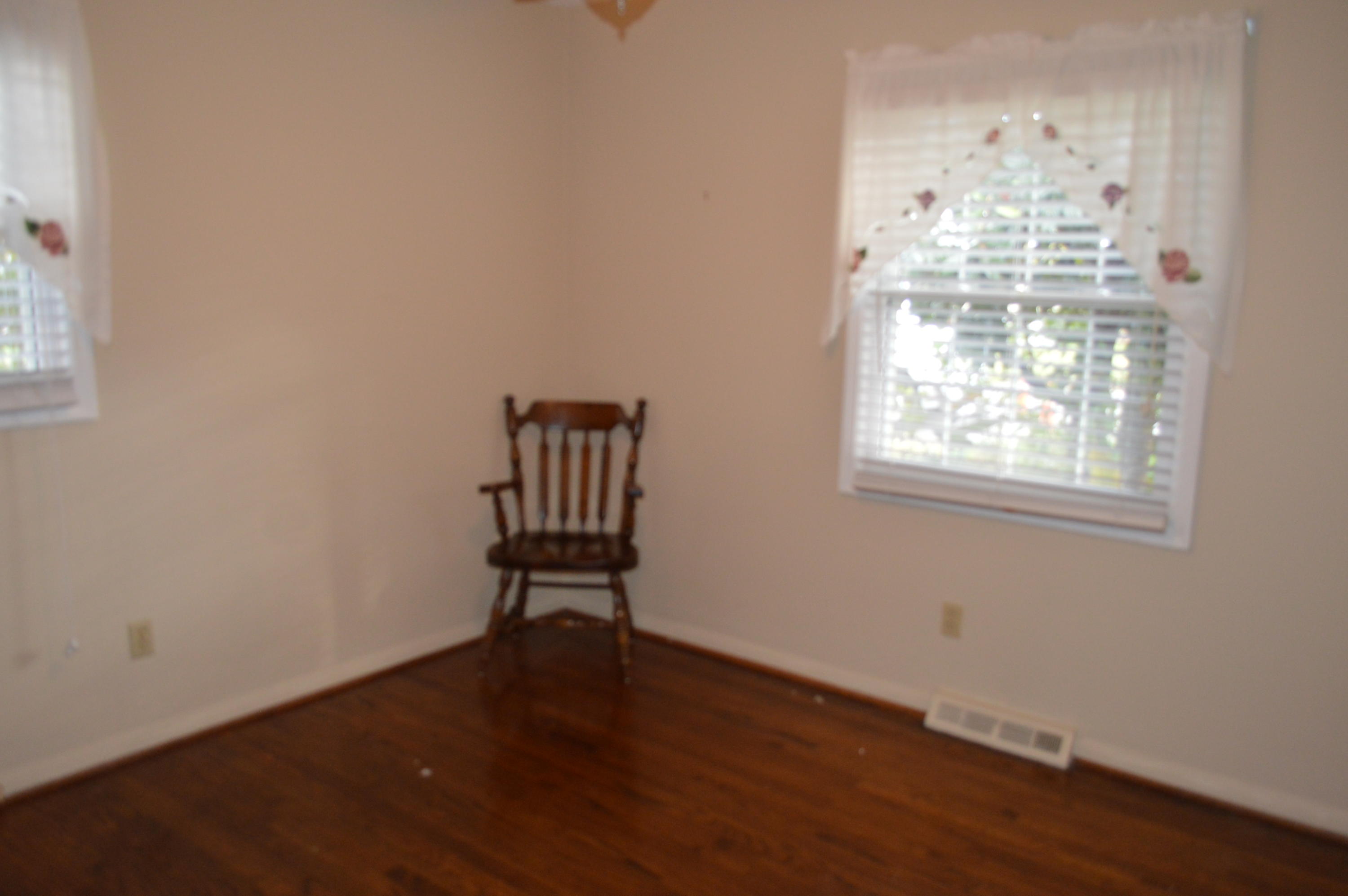 514 Magnolia Road Roanoke, VA 24019 - Photo 10 of 16 Bed room 2