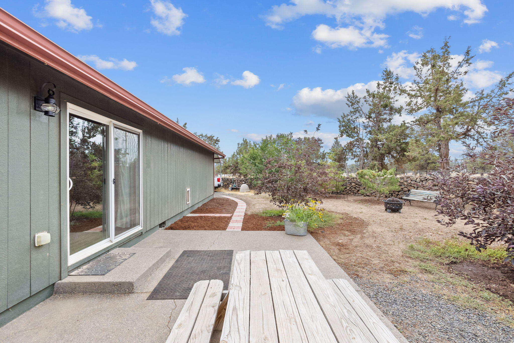 62821 Deschutes Road Bend, OR 97701 - Photo 16 of 19 Patio