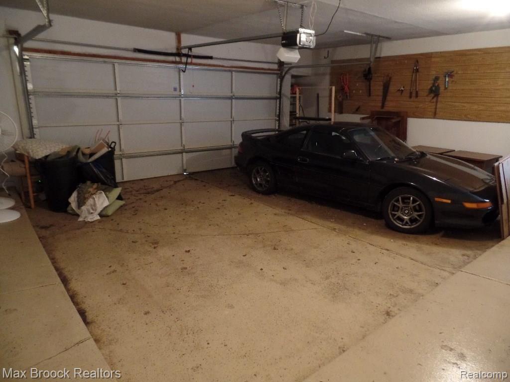 4026 Nearbrook Road Bloomfield Hills, MI 48302 - Photo 44 of 52 073.jpg