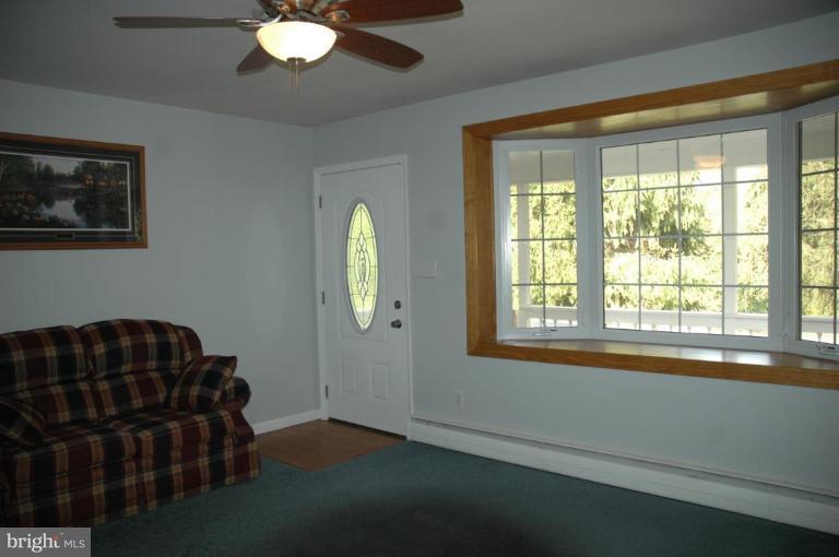 2620 Old Washington Road Westminster, MD 21157 - Photo 7 of 19 Living Room