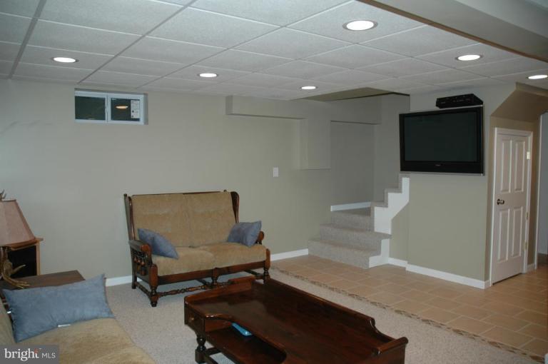 2620 Old Washington Road Westminster, MD 21157 - Photo 10 of 19 Family Room #2